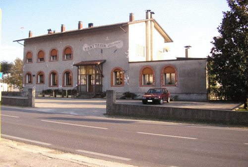 pizzeria asporto, trattoria a mezzogiorno, sconto 10% per la pizza al tavolo. TRATTORIA ALLA CROCE DI FRANCIOSI LORIS