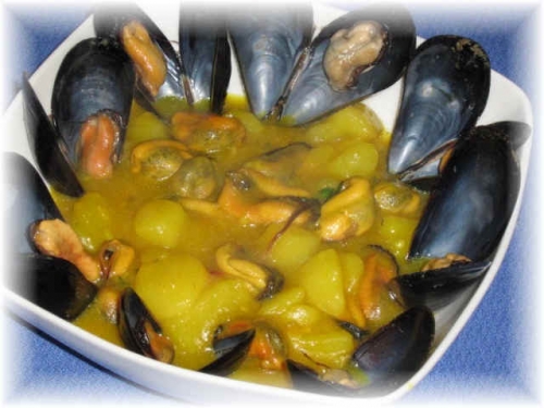 zuppa di cozze e patate allo zafferano